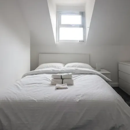 Spacious 4 Bed House In Birmingham, Suitable For Contractors Exterior photo