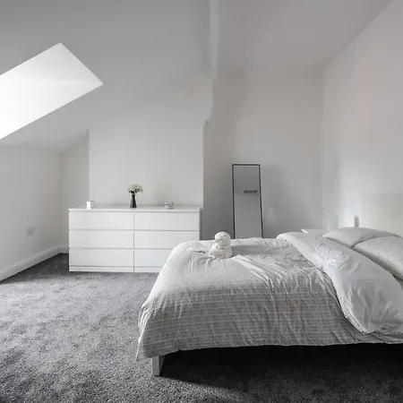 Spacious 4 Bed House In Birmingham, Suitable For Contractors Exterior photo