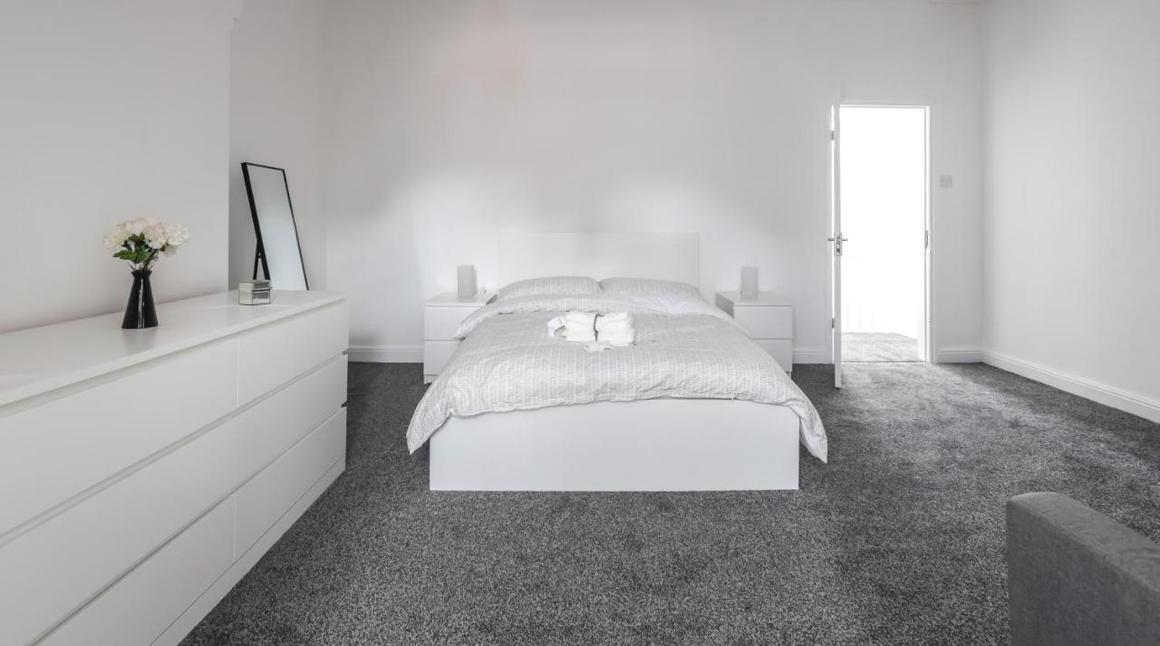 Spacious 4 Bed House In Birmingham, Suitable For Contractors * Birmingham