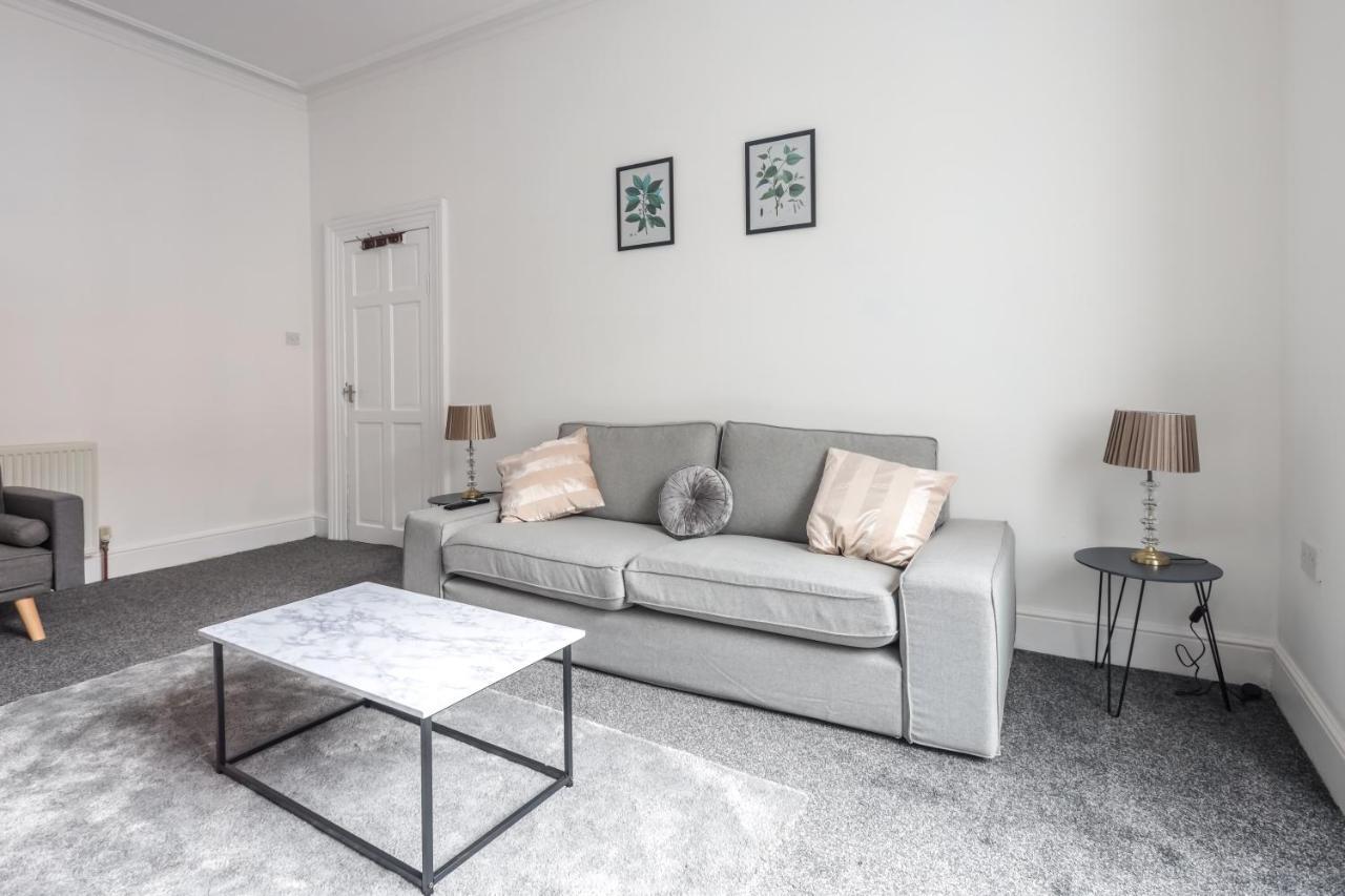 Holiday home Spacious 4 Bed House In Birmingham, Suitable For Contractors Birmingham