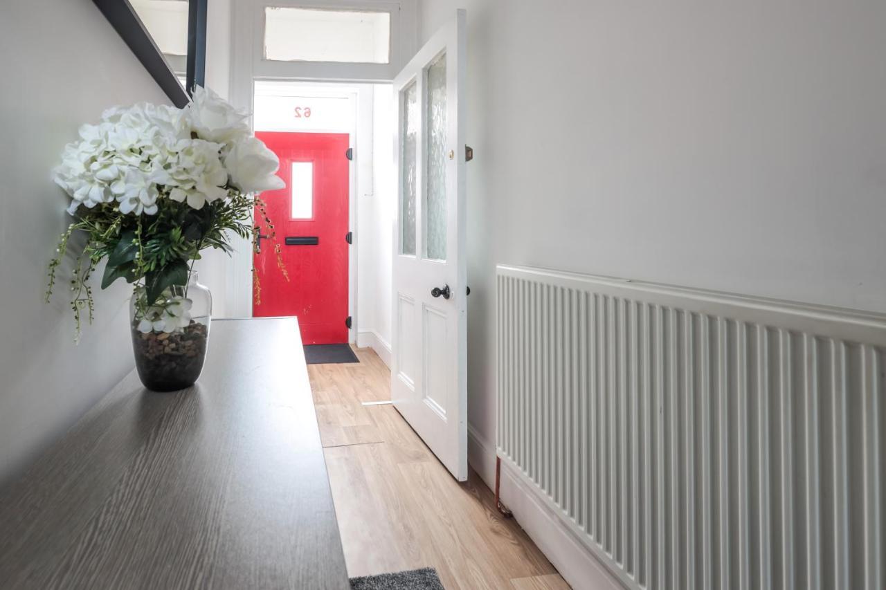 Spacious 4 Bed House In Birmingham, Suitable For Contractors
