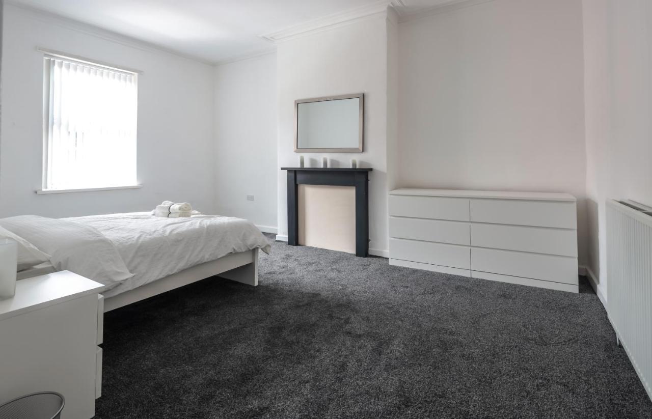 Spacious 4 Bed House In Birmingham, Suitable For Contractors Holiday home Birmingham